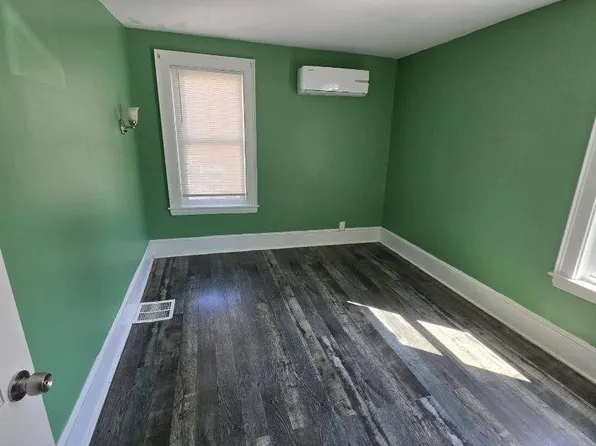 28 Lincoln St Floor 2, Lynn, MA 01902