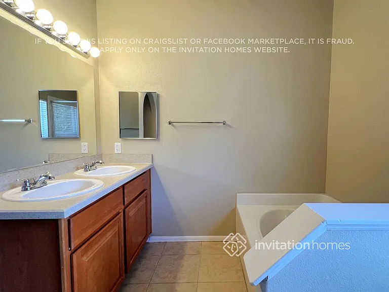 371 Pebble Ct — Photo 9