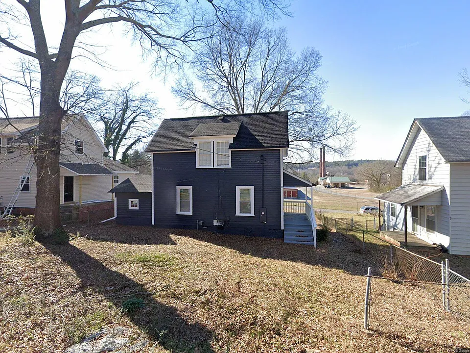 9 Hillside Ave SE