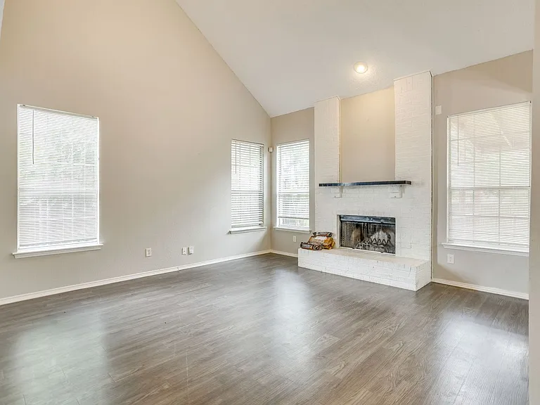 2701 Clovermeadow Dr — Photo 17