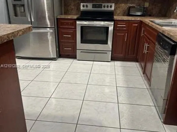 6852 SW 10th Ct #6852, Hollywood, FL 33023