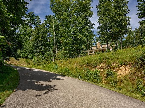 2nd image of 2265 Skyline Dr