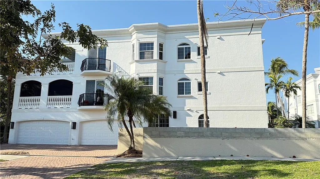 3 bed, 3.0 bath, 1850 sqft, $3,950 — Photo 2