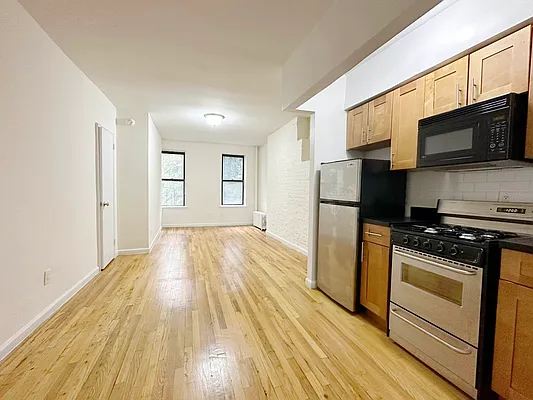 Rented by City Connections Realty | media 10