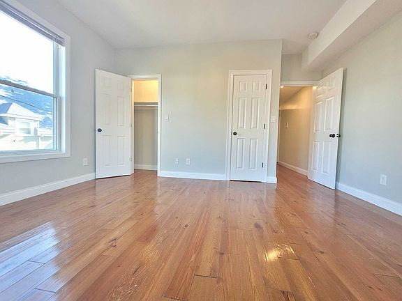 3rd image of 42 Arcadia St