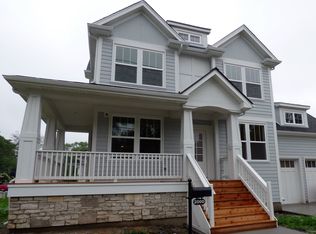 2001 Irwin Ave, Park Ridge, IL 60068