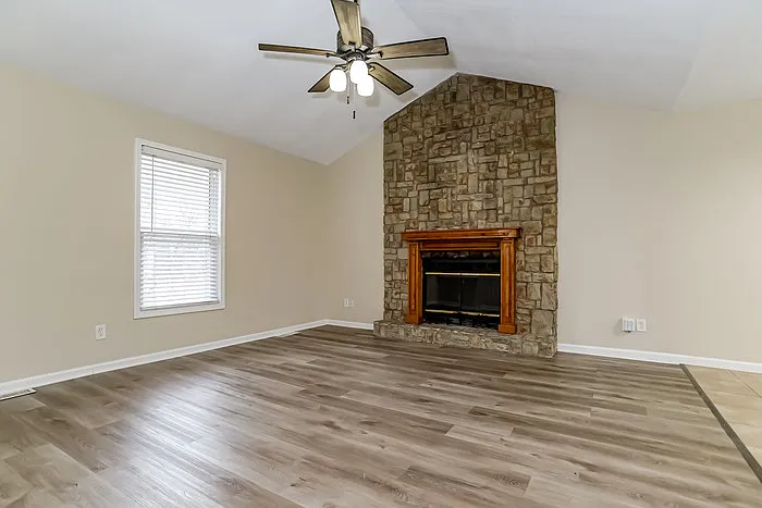 706 Autumn Dr — Photo 6