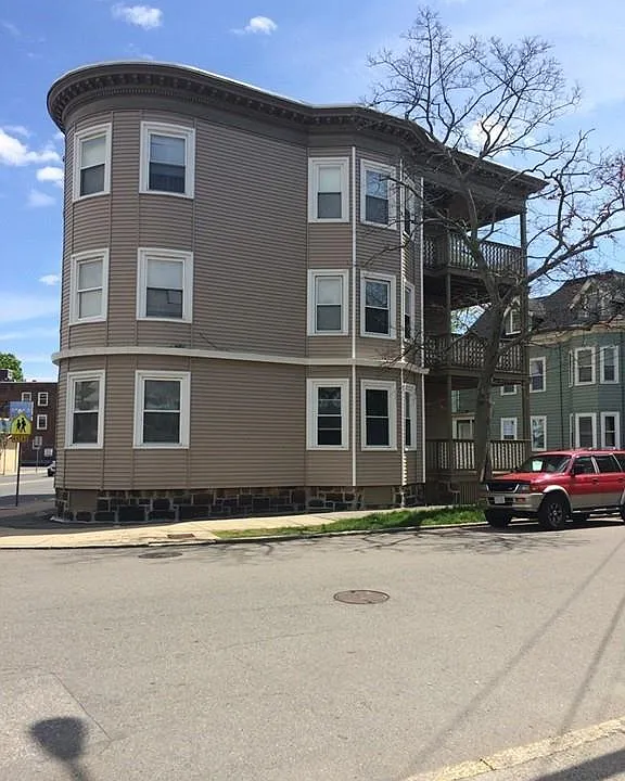 Building Photo 3