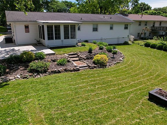 3rd image of 2404 Cedar Ct