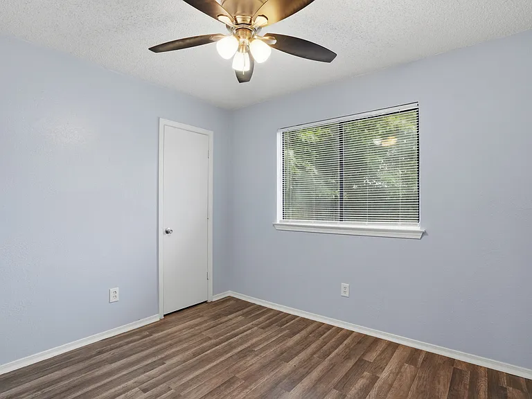2540 Winter Oak St — Photo 8