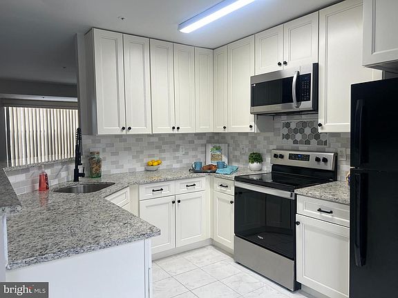 4th image of 4317 Stockport Way