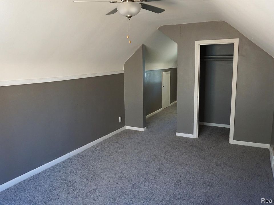 2430 Elliott Ave, photo 26