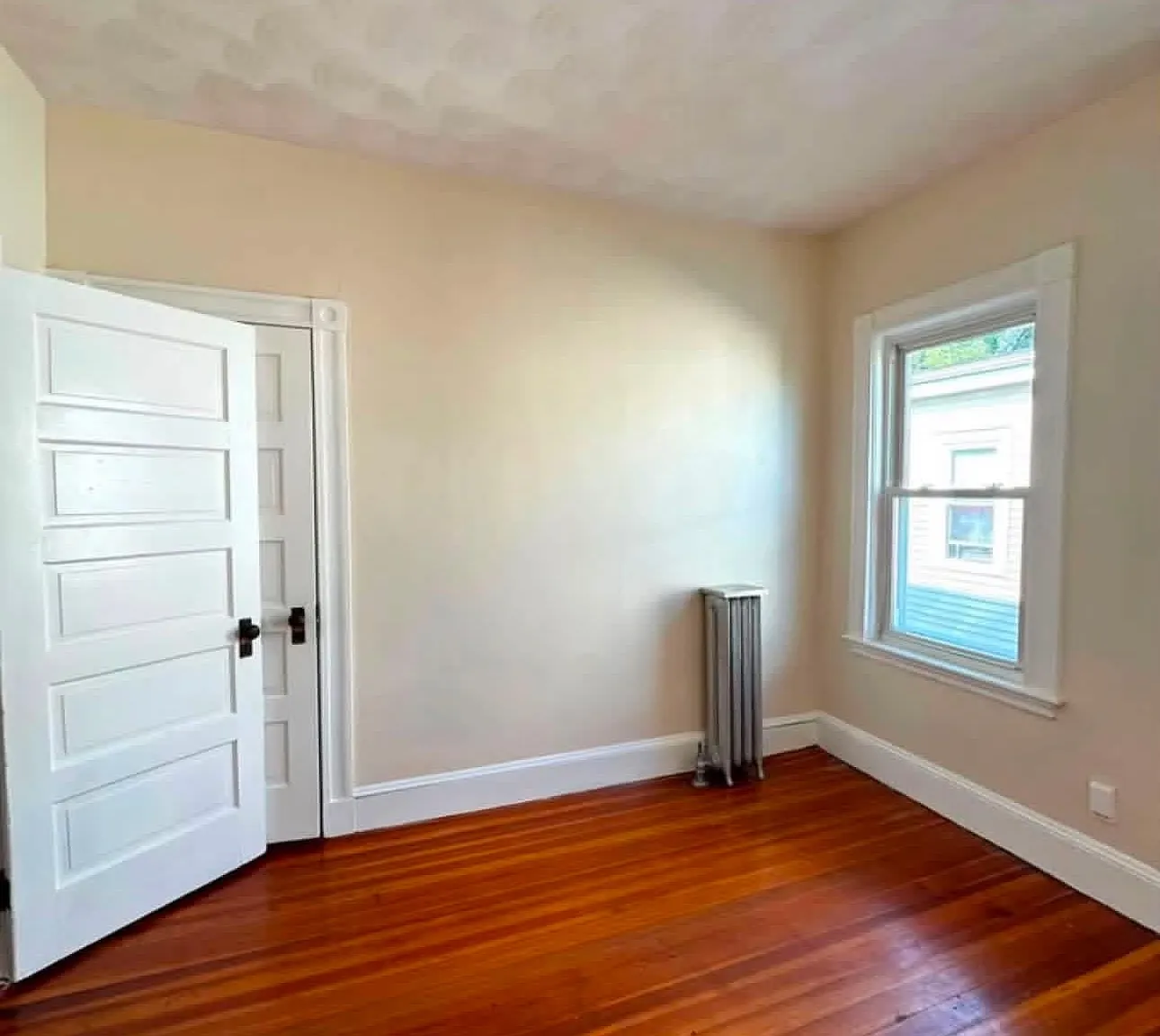 3 bed, $3,000 — Photo 4