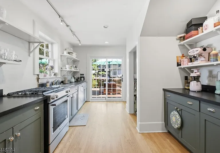 7 Godfrey Rd — Photo 11