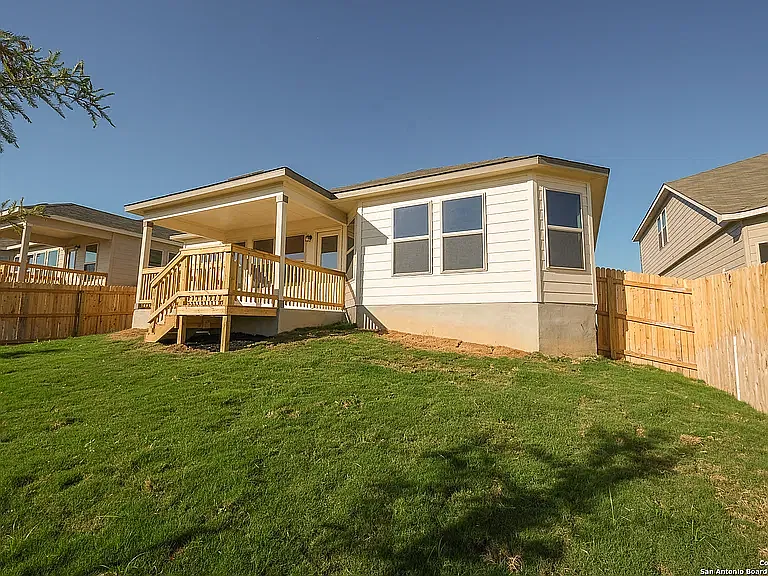 10218 Goodison Dr — Photo 3