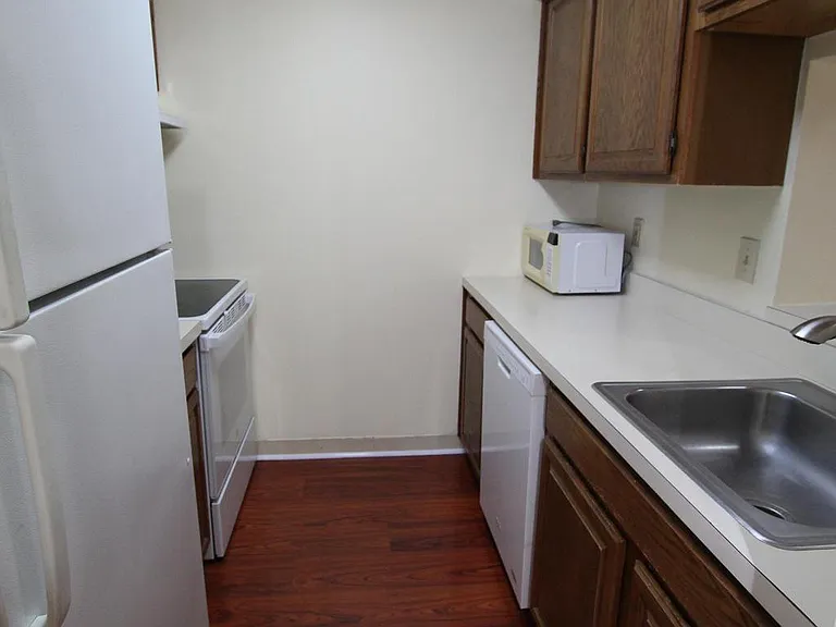 5012 Ravens Crest Dr — Photo 8
