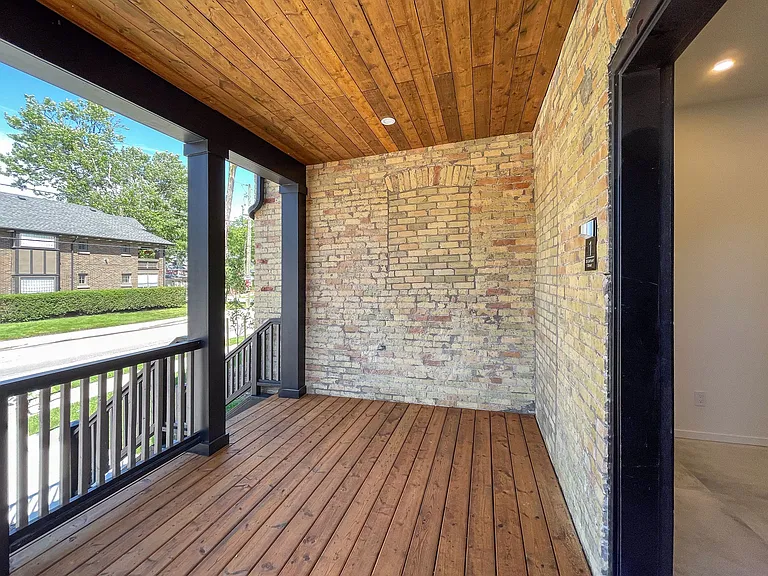 119 Elmwood Ave E #1C — Photo 4