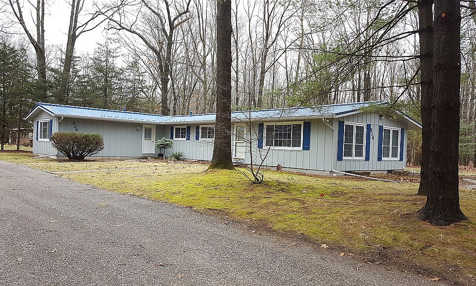 1st image of 826-828 E Oakridge Ct