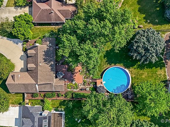 3rd image of 612 Rosedale Ave