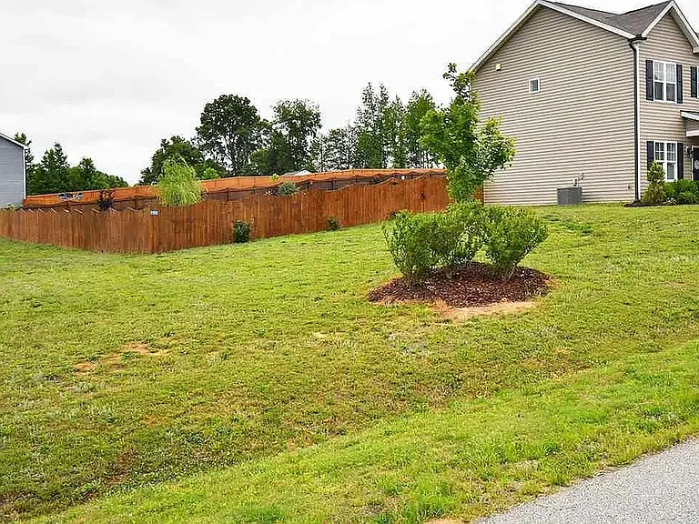 1009 Silver Farm Rd — Photo 2