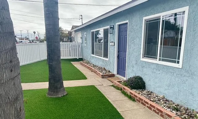 1440 Fern Ave — Photo 2
