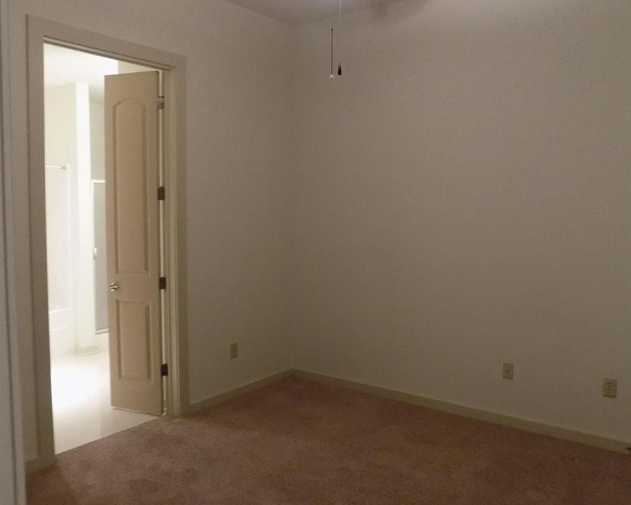 2nd image of 210 S 16th St APT 606