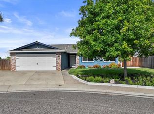 377 Almond Ct, Ripon, CA 95366