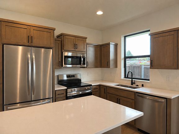 5th image of 10112 NE 45th Ct
