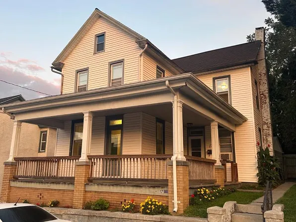 17 Oak St, Ephrata, PA 17522