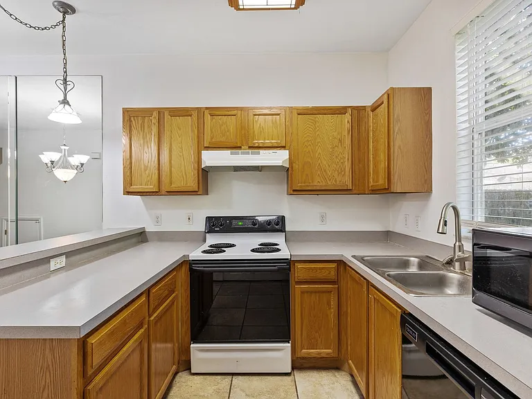 3552 SW 30th Way #138 — Photo 4