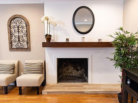 5th image of 14031 Winlaw Ave