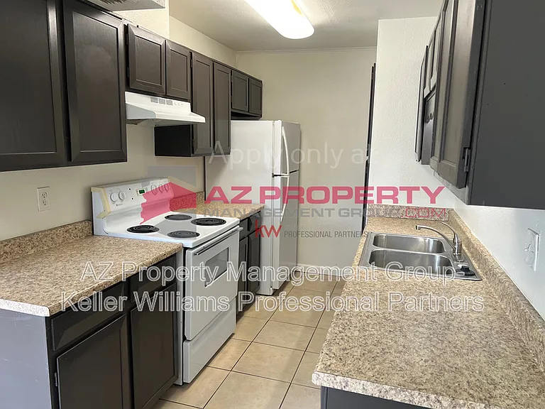 6033 W Golden Ln — Photo 3