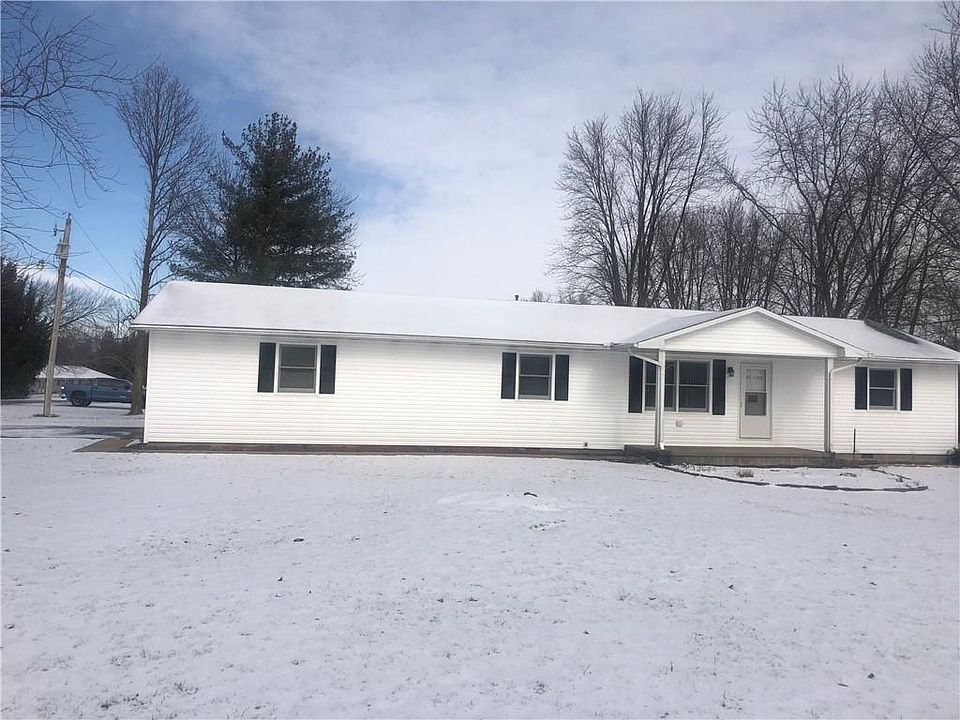 1st image of 563 E Ross Ln