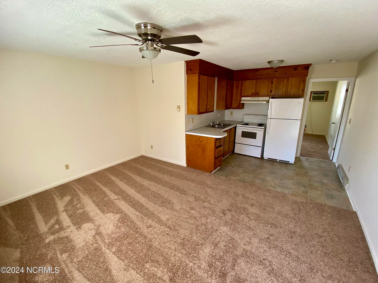 1 bed, 1.0 bath, $625 — Photo 4