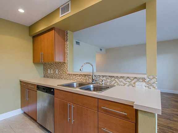 2nd image of 815 W Boynton Beach Blvd APT 3105
