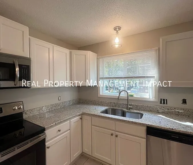 4 Willow Bridge Dr — Photo 8