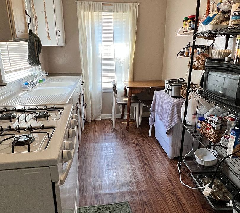 2nd image of 312 S Summit St