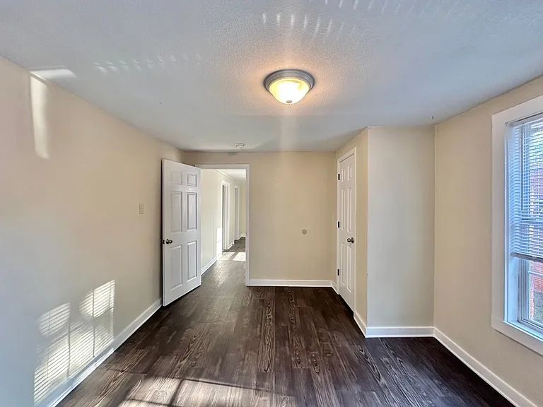 1420 E Houston St Units SERIES 78 — Photo 16