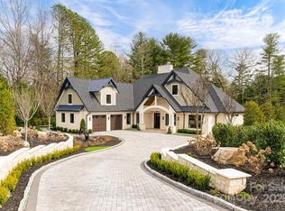 648 Shipman Pkwy, Flat Rock, NC 28731