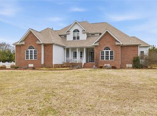 11807 Hogans Aly, Chester, VA