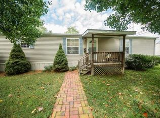 108 W Hull St, Mcleansboro, IL 62859