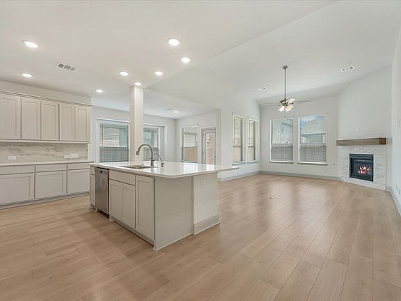 5th image of 3208 Heathrow Rd
