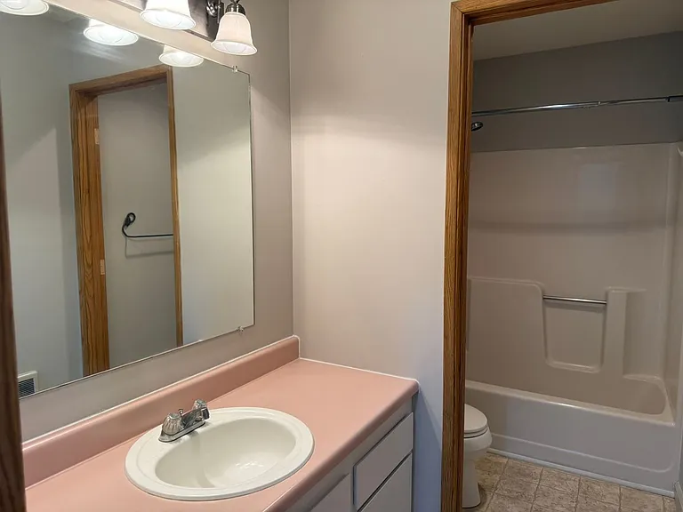 301 N 15th St #214 — Photo 8