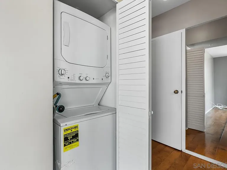 500 W Harbor Dr #714 — Photo 32