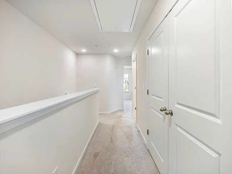 115 Buckingham Ln — Photo 29