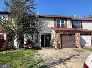 5 Hamlet Ct, Sicklerville, NJ 08081