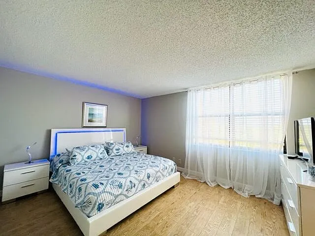 2255 Lindell Blvd #502 — Photo 13