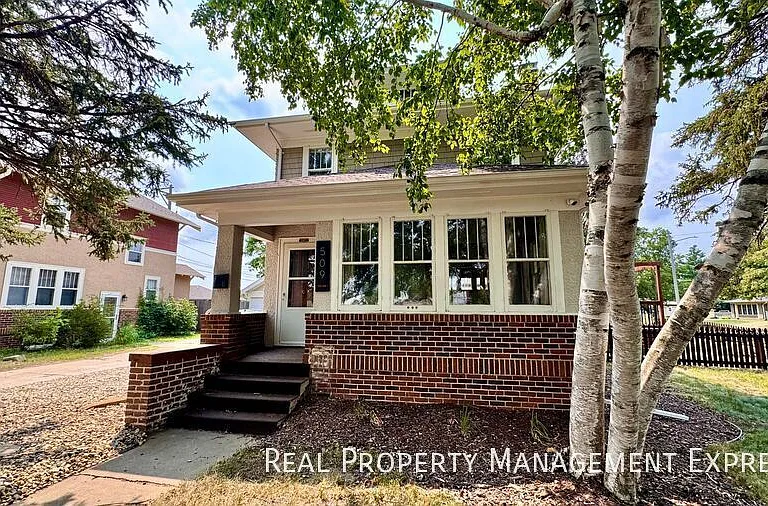 509 W 25th St — Photo 2