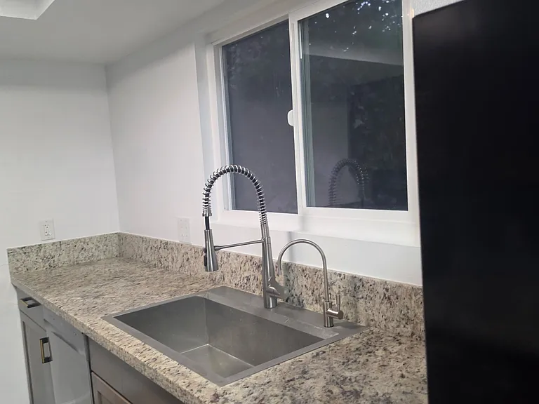 515 Fein Ave #3 — Photo 3