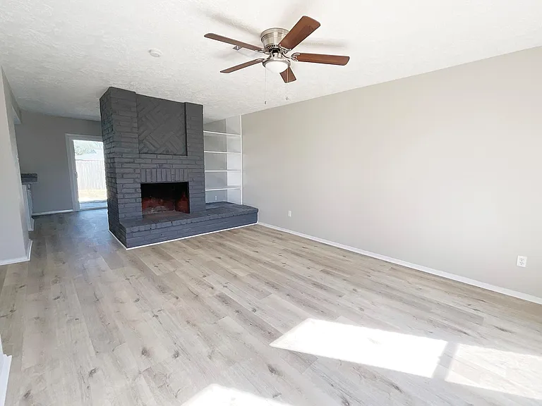 2130 Union Mill Rd — Photo 6